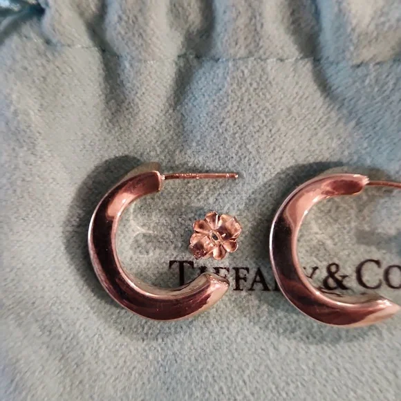 Vintage Tiffany and Co twist hoop earrings - Picture 2 of 3